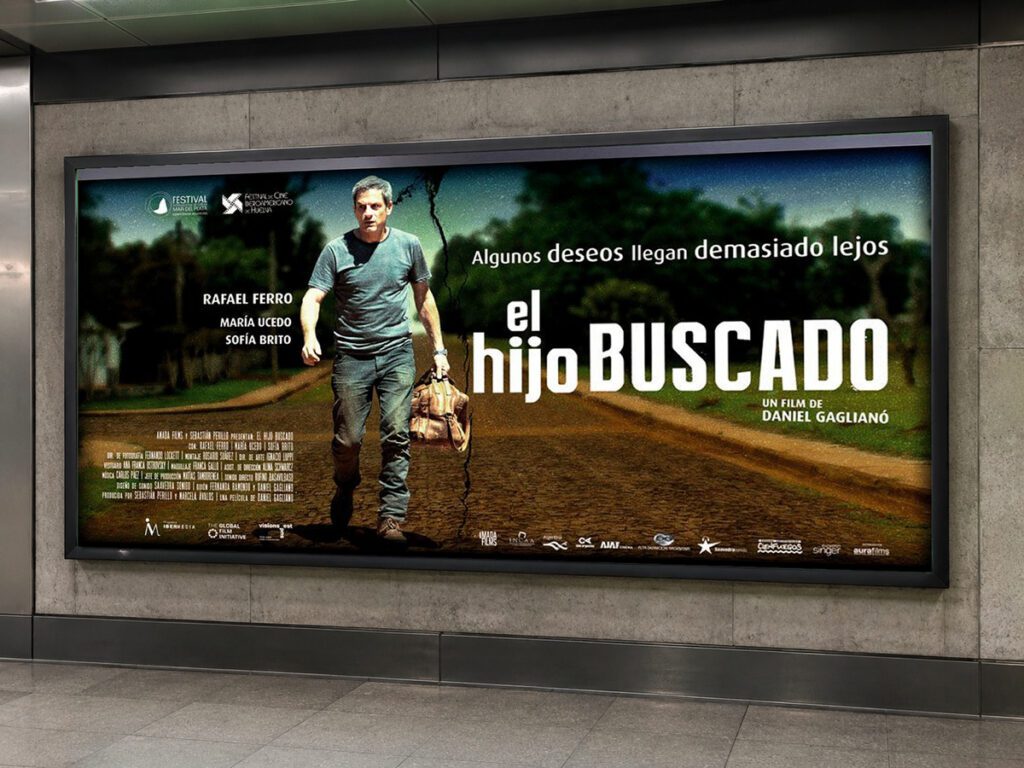 Afiche horizontal de El hijo buscado en vía pública